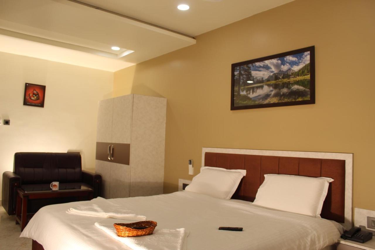 Hotel Kumbhakarna Guntūr Εξωτερικό φωτογραφία